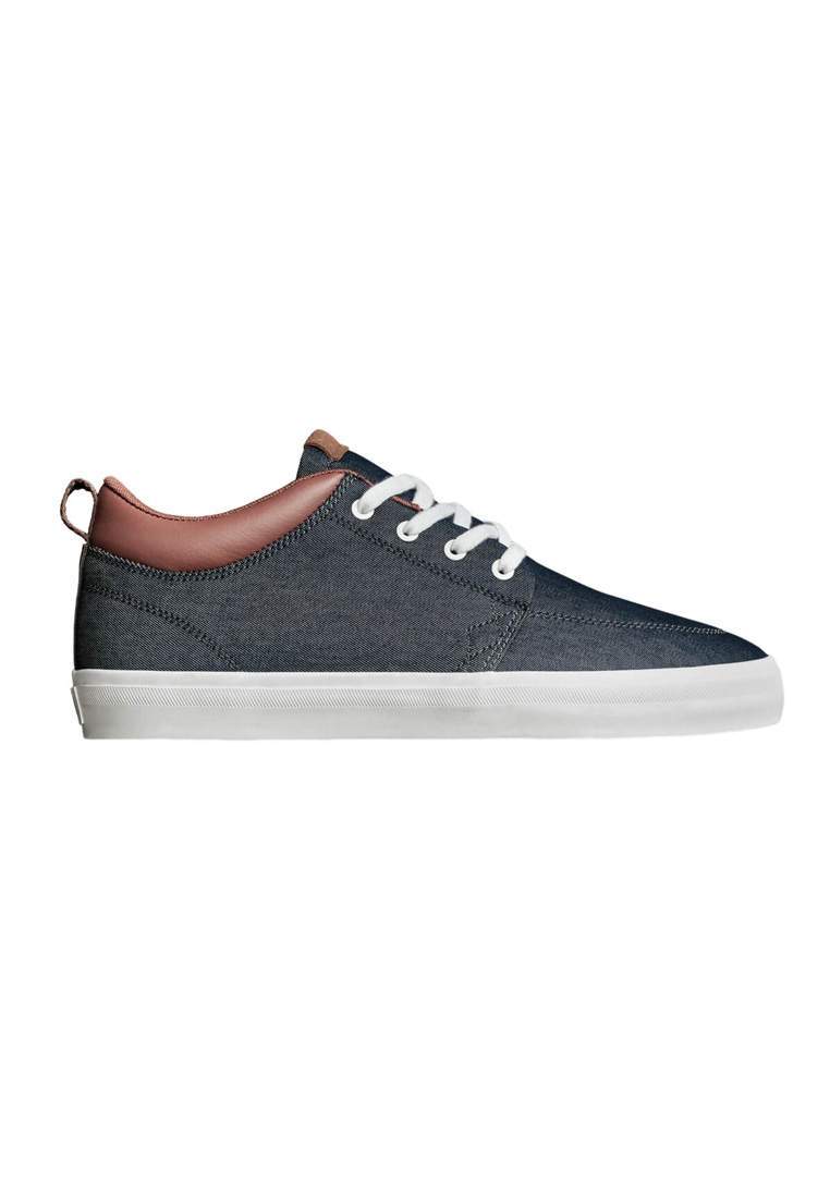 globe gs chukka dark denim white